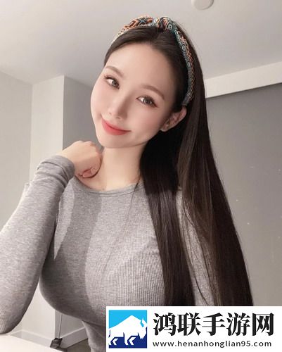 两人躲在楼梯间热吻电影叫什么大屏版