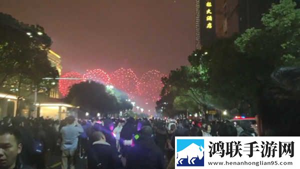 小孩半夜喂姐姐吃萝卜游戏视频分屏播放版下载,小孩半夜喂姐姐吃萝卜游戏视频换脸版搞笑下载